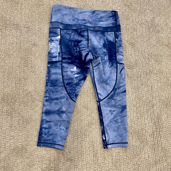 Zyia Navy Hendrix Pocket Light n Tight Hi-Rise Capri Legging 20", EUC, 12 - Picture 6 of 8